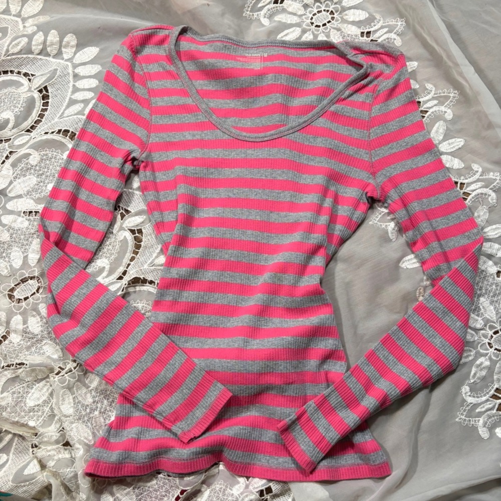 Y2K Bella Swan Old Navy Pink Gray Striped Ribbed Long Sleeve Scoop Neck Cotton
